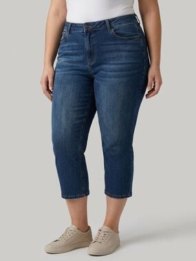 dC Jeans Medium Wash Curvy Capri Denim Jeans Size 22 Casual Minimalist Chic Y2K